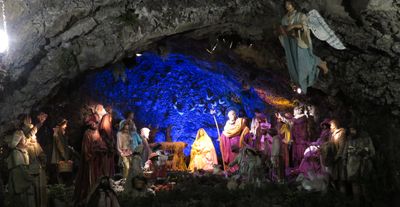 acireale lava grotta presepe