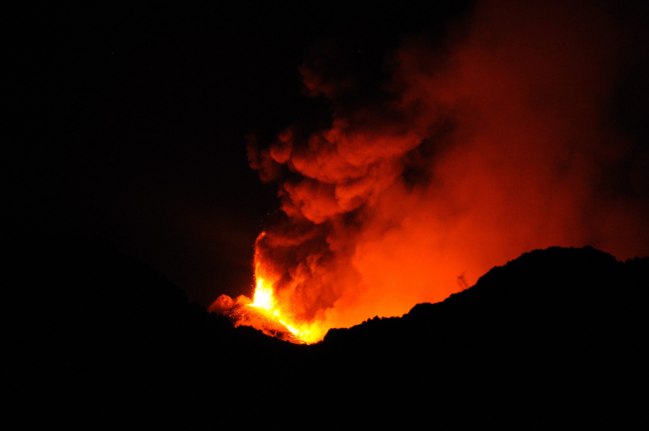 etna esplosione fr