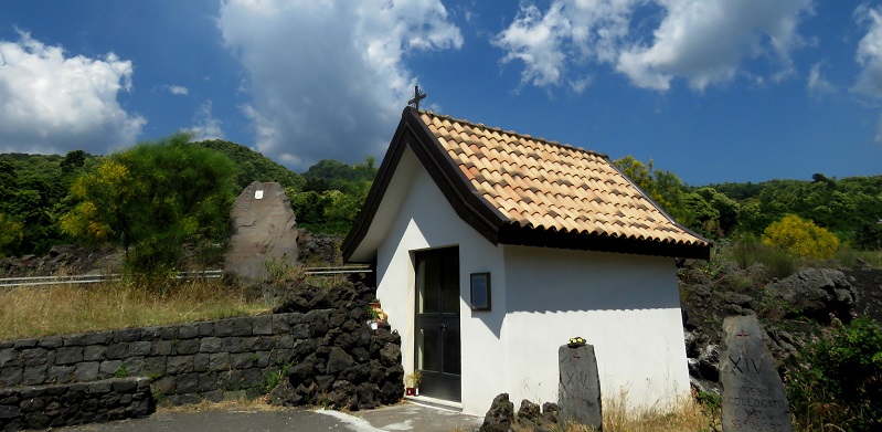 la chapelle et la lave
