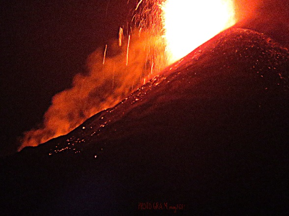 etna eruzione strana