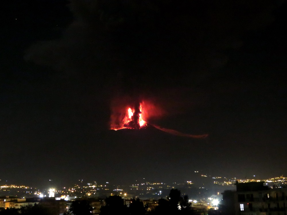 VOLCANS DANGEREUX_ (1)