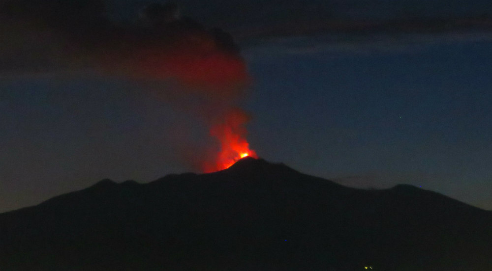 etna vu depuis Malte